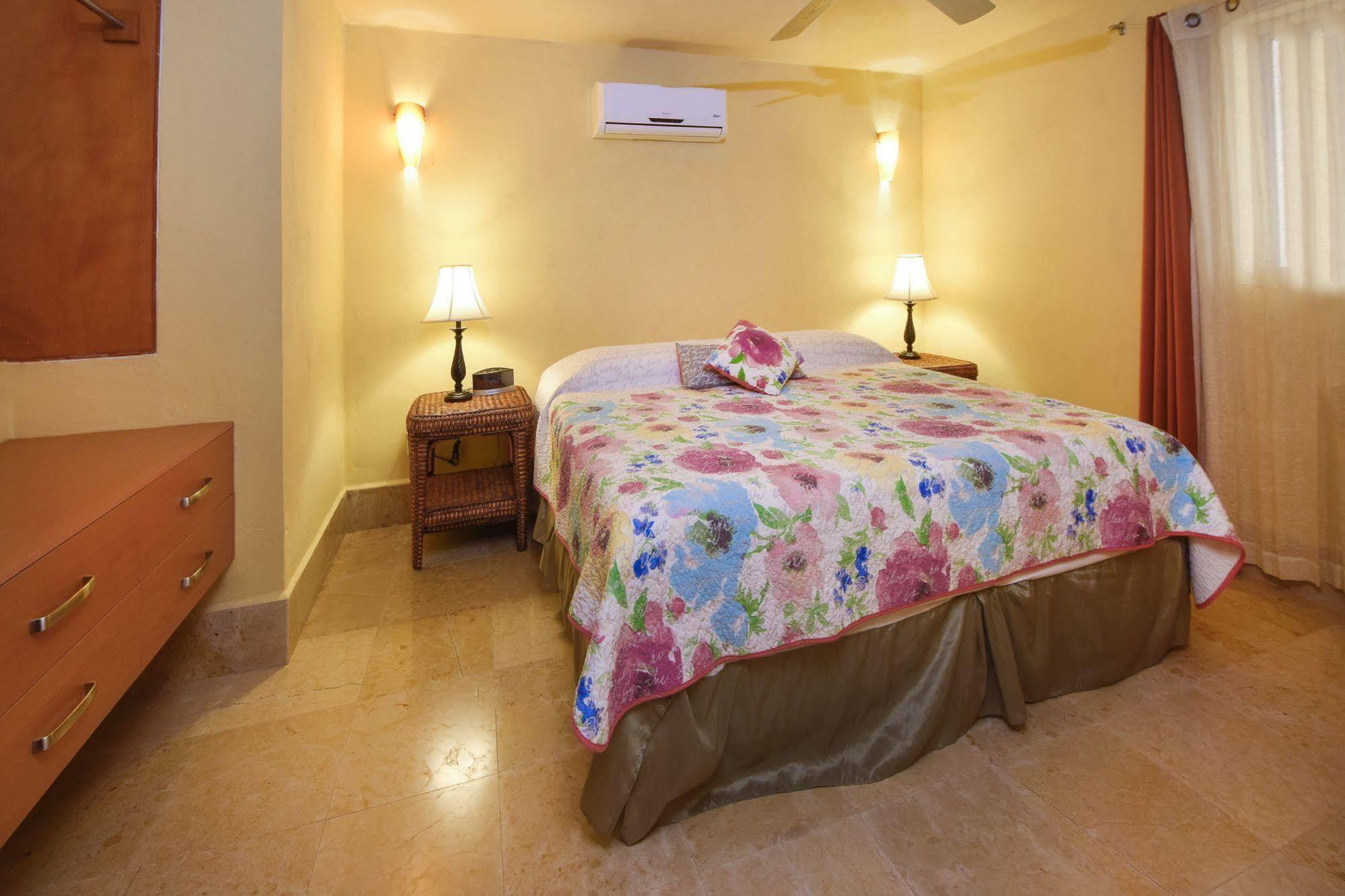 Ocean Plaza Condos Playa del Carmen Exterior foto